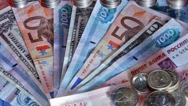 Rublos y euros - Sputnik Mundo