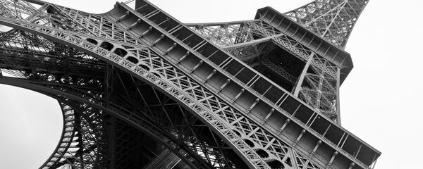 Torre Eiffel en París - Sputnik Mundo