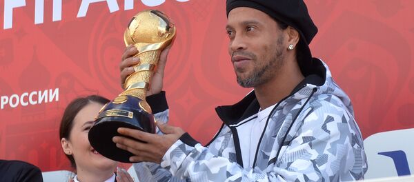 Ronaldinho inaugura el parque de la Copa Confederaciones 2017 en la ciudad rusa de Kazán - Sputnik Mundo