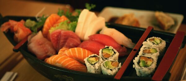 Sushi y sashimi Sushi y sashimi - Sputnik Mundo