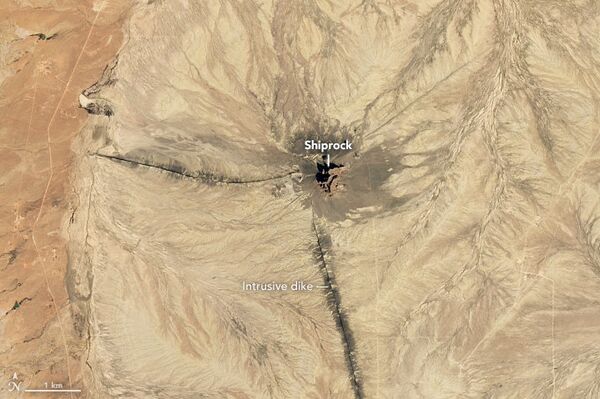 La montaña Shiprock en Nuevo México (EEUU) - Sputnik Mundo