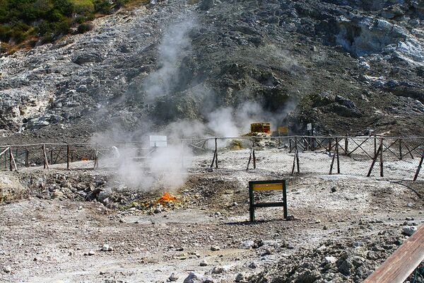 Actividad volcánica en los Campos Flégreos, en Italia Actividad volcánica en los Campos Flégreos, en Italia - Sputnik Mundo