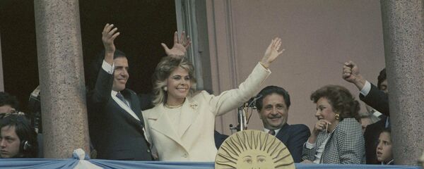 Carlos Menem, expresidente de Argentina y su exesposa, Zulema Yoma (archivo) - Sputnik Mundo