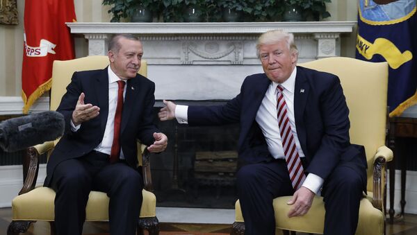 Presidente de EEUU, Donald Trump, y el presidente de Turquía, Recep Tayyip Erdogan - Sputnik Mundo