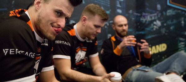 Equipo Virtus.pro en Grand Garden Arena, Los Ángeles, EEUU Equipo Virtus.pro en Grand Garden Arena, Los Ángeles, EEUU - Sputnik Mundo