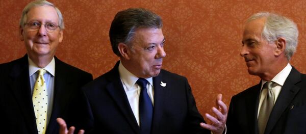 Mitch McConnell, Juan Manuel Santos, Bob Corker - Sputnik Mundo