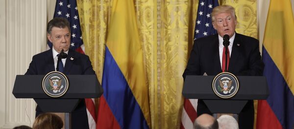 Juan Manuel Santos, presidente de Colombia, y Donald Trump, presidente de EEUU - Sputnik Mundo