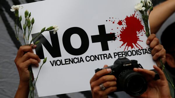 Protesta contra violencia contra periodistas en México - Sputnik Mundo