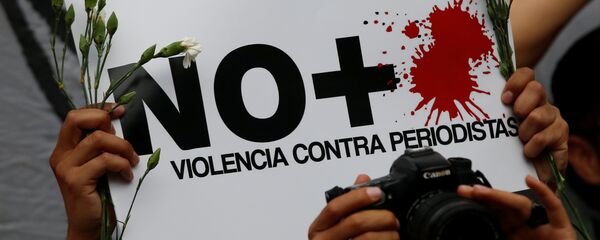 Protesta contra violencia contra periodistas en México - Sputnik Mundo
