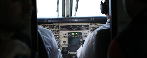Cabina de un avión (archivo) - Sputnik Mundo