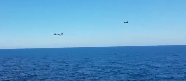 Bombarderos rusos Su-24 saludan a la fragata de la OTAN en el Báltico - Sputnik Mundo