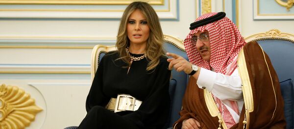 Melania Trump durante su visita a Arabia Saudí - Sputnik Mundo