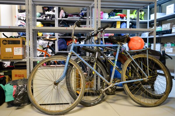 Dos bicicletas perdidas en el metro de Moscú Dos bicicletas perdidas en el metro de Moscú - Sputnik Mundo