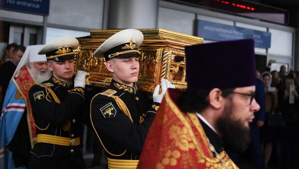 Llega a Moscú una reliquia de San Nicolás de Bari - Sputnik Mundo