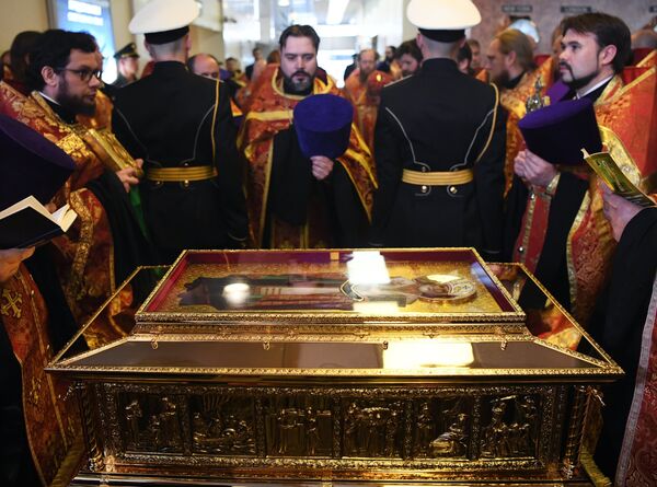 Llega a Moscú una reliquia de San Nicolás de Bari - Sputnik Mundo
