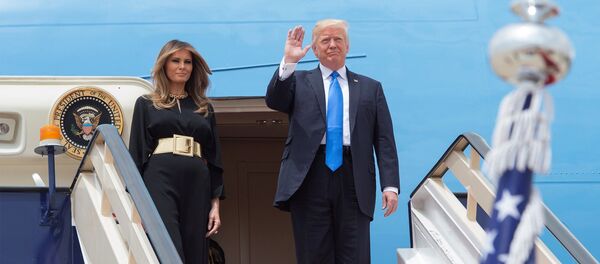 Donald Trump, presidente de EEUU, con su esposa Melania - Sputnik Mundo