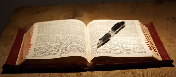 La Biblia   - Sputnik Mundo