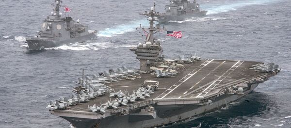 Portaviones USS Carl Vinson transita por el mar de Filipinas escoltado por buques japoneses - Sputnik Mundo
