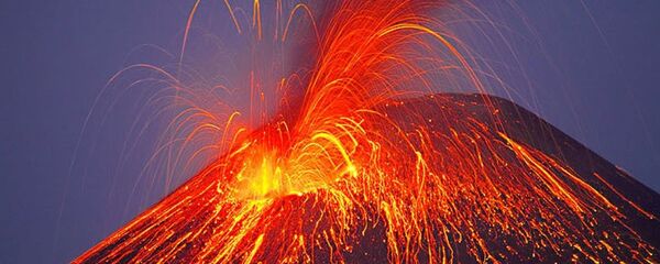 Volcán en erupción - Sputnik Mundo