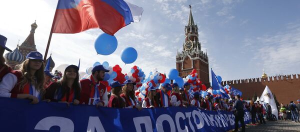 Marcha de los trabajadores rusos el 1 de Mayo - Sputnik Mundo