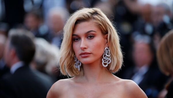 Hailey Baldwin, modelo estadounidense - Sputnik Mundo