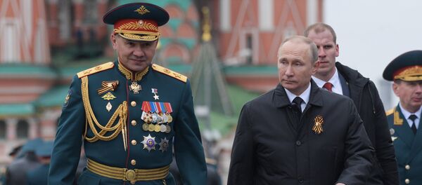 El presidente ruso Vladímir Putin y el ministro de Defensa Serguéi Shoigú - Sputnik Mundo