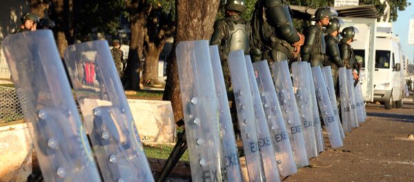 Soldaos brasileños frente al Ministerio de Agricultura en Brasilia - Sputnik Mundo