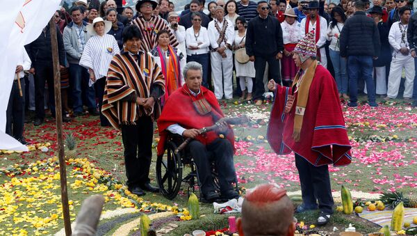 Presidente de Bolivia, Evo Morales, y presidente de Ecuador, Lenín Moreno, durante un ritual - Sputnik Mundo