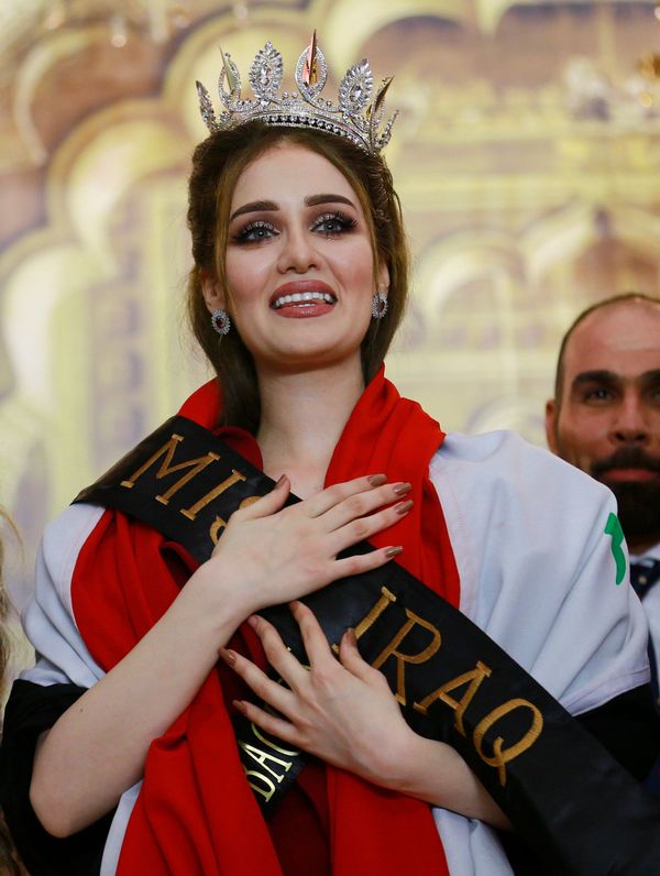 'Scherezades' iraquíes: la ganadora del concurso Miss Irak 2017 y sus rivales 'Scherezades' iraquíes: la ganadora del concurso Miss Irak 2017 y sus rivales - Sputnik Mundo