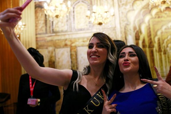 'Scherezades' iraquíes: la ganadora del concurso Miss Irak 2017 y sus rivales 'Scherezades' iraquíes: la ganadora del concurso Miss Irak 2017 y sus rivales - Sputnik Mundo