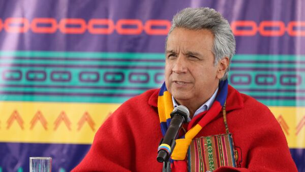 El presidente de Ecuador, Lenín Moreno, asistió a una ceremonia con organizaciones indígenas, las que le entregaron el bastón de mando espiritual. - Sputnik Mundo