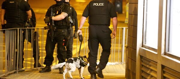 La policía de Mánchester cerca de Manchester Arena - Sputnik Mundo