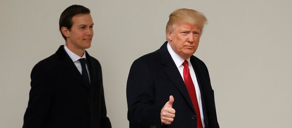 Jared Kushner y Donald Trump - Sputnik Mundo