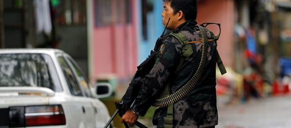 Soldado filipino en Marawi - Sputnik Mundo