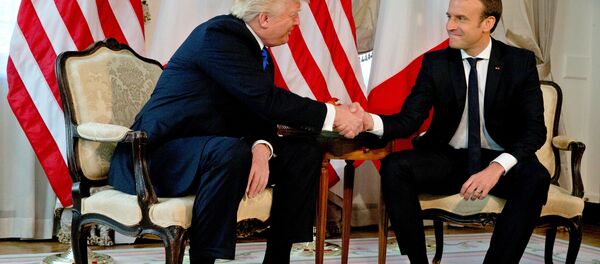 Donald Trump, presidente de EEUU y Emmanuel Macron, presidente de Francia (Archivo) - Sputnik Mundo