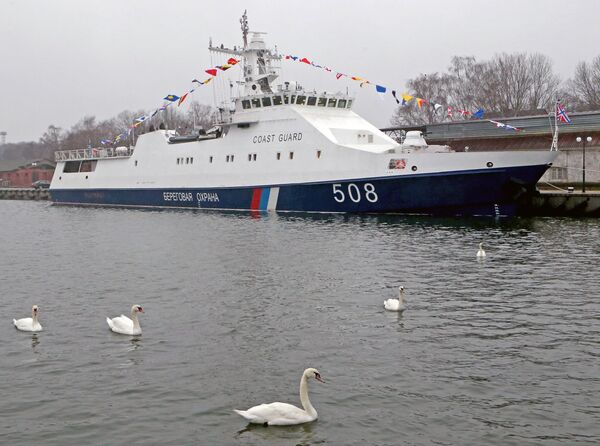 El buque guardacostas Nadiozhni ('Seguro', en ruso), del proyecto 22460, en el puerto de Baltisk, región de Kaliningrado. El buque guardacostas Nadiozhni ('Seguro', en ruso), del proyecto 22460, en el puerto de Baltisk, región de Kaliningrado. - Sputnik Mundo