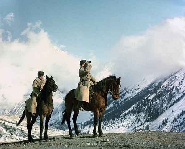 La vida de los encargados de guardar las fronteras de Rusia - Sputnik Mundo