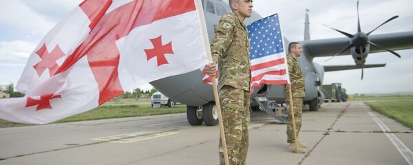 Banderas de EEUU y de Georgia (archivo) - Sputnik Mundo