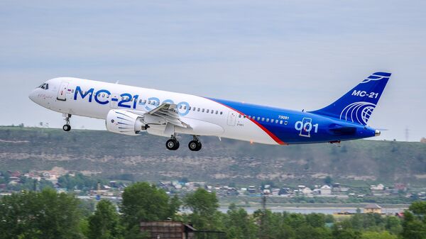 El primer vuelo del nuevo avión de pasajeros ruso, MC-21 - Sputnik Mundo