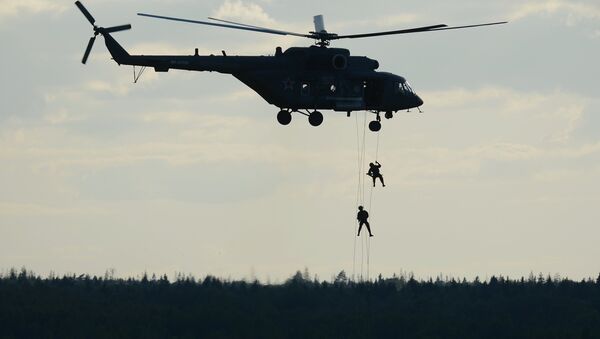 Mi-8AMTSh 'Terminator' durante el foro ARMY 2015 - Sputnik Mundo