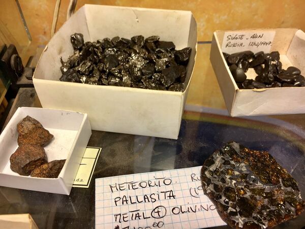 Cómo se venden meteoritos en Ciudad de México (fotos) - Sputnik Mundo