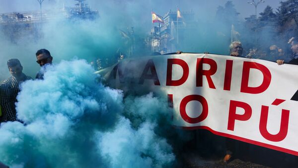 Una protesta de los taxistas en Madrid, España - Sputnik Mundo