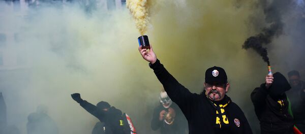 Taxistas protestan en Madrid, España - Sputnik Mundo