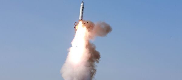 Prueba de un misil balístico norcoreano - Sputnik Mundo