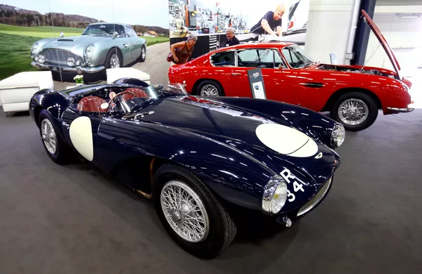 Lucerna presume de automóviles retro en una exposición Lucerna presume de automóviles retro en una exposición - Sputnik Mundo