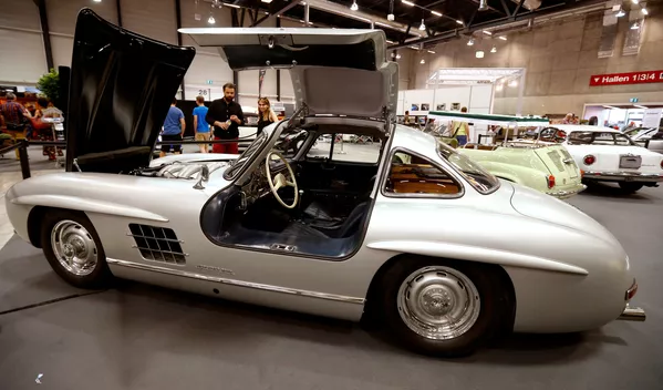 Lucerna presume de automóviles retro en una exposición Lucerna presume de automóviles retro en una exposición - Sputnik Mundo