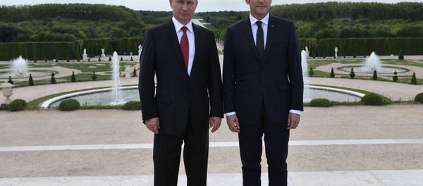 Vladímir Putin, presidente de Rusia, y Emmanuel Macron, presidente de Francia Vladímir Putin, presidente de Rusia, y Emmanuel Macron, presidente de Francia - Sputnik Mundo