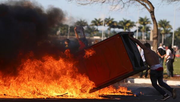 Protesta contra Michel Temer en Brasil - Sputnik Mundo