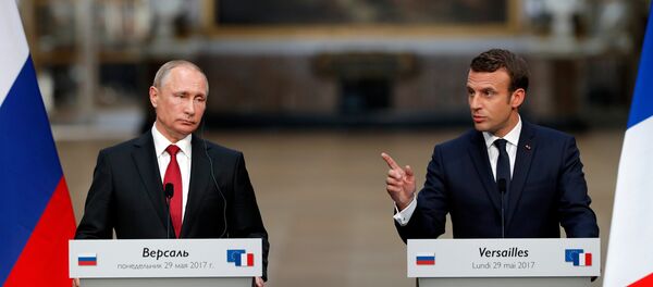 Emmanuel Macron, presidente de Francia, y Vladímir Putin, presidente ruso (archivo) - Sputnik Mundo