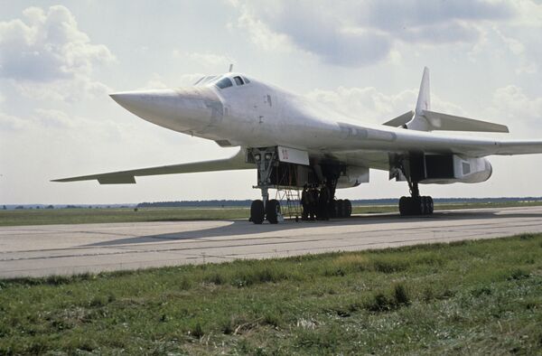 El bombardero soviético Tu-160 - Sputnik Mundo